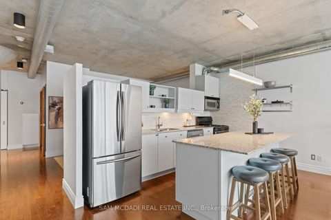 Photo 2 at 204 - 42 Camden Street, Waterfront Communities C1, Toronto
