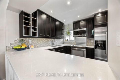 Photo 9 at 28 - 1250 Marlborough Court, CP College Park, Oakville