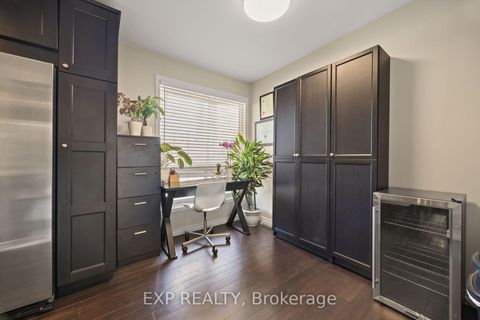Photo 10 at 28 - 1250 Marlborough Court, CP College Park, Oakville