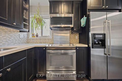 Photo 15 at 28 - 1250 Marlborough Court, CP College Park, Oakville
