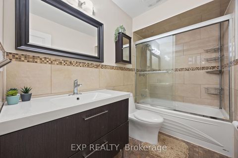 Photo 20 at 28 - 1250 Marlborough Court, CP College Park, Oakville
