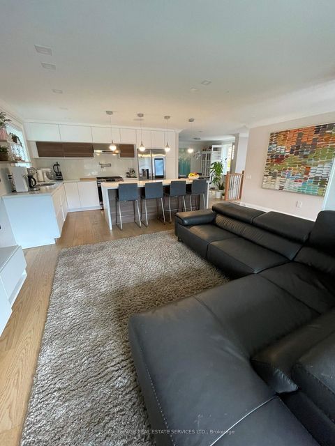 Photo 3 at 12 Warlingham Court, West Deane, Toronto