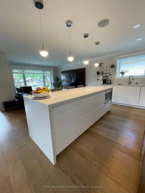 Photo 10 at 12 Warlingham Court, West Deane, Toronto