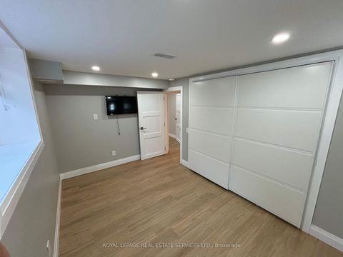 Photo 23 at 12 Warlingham Court, West Deane, Toronto