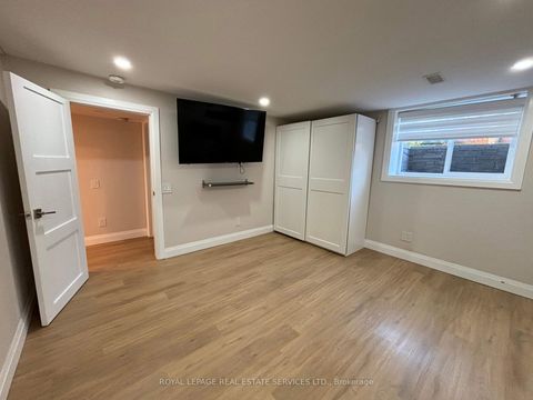 Photo 24 at 12 Warlingham Court, West Deane, Toronto