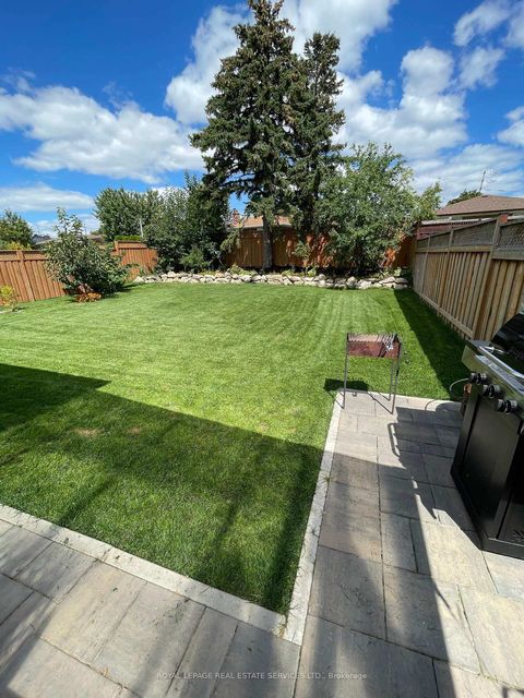 Photo 33 at 12 Warlingham Court, West Deane, Toronto