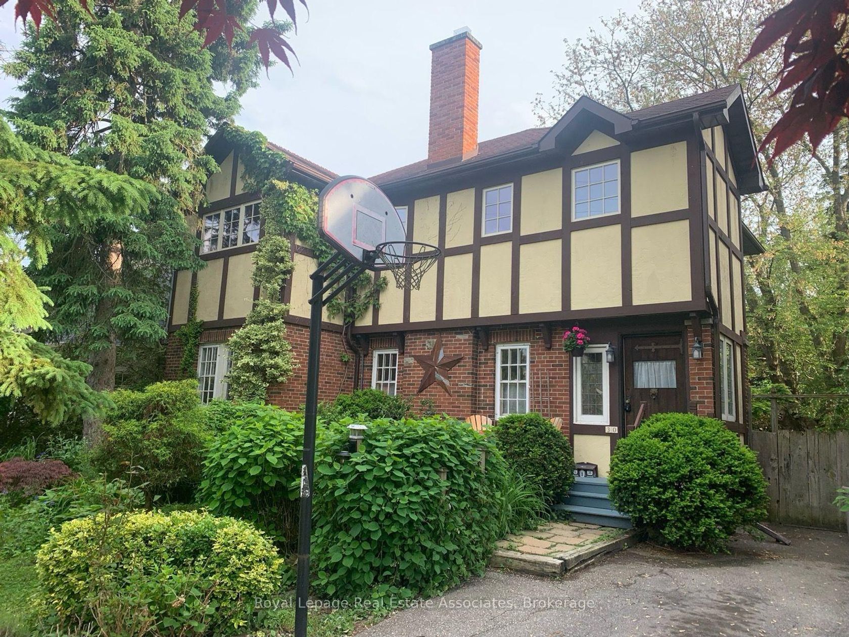 30 Oakwood Avenue S, Port Credit, Mississauga 