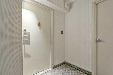 Photo 3 at 805 - 20 Speers Road, QE Queen Elizabeth, Oakville