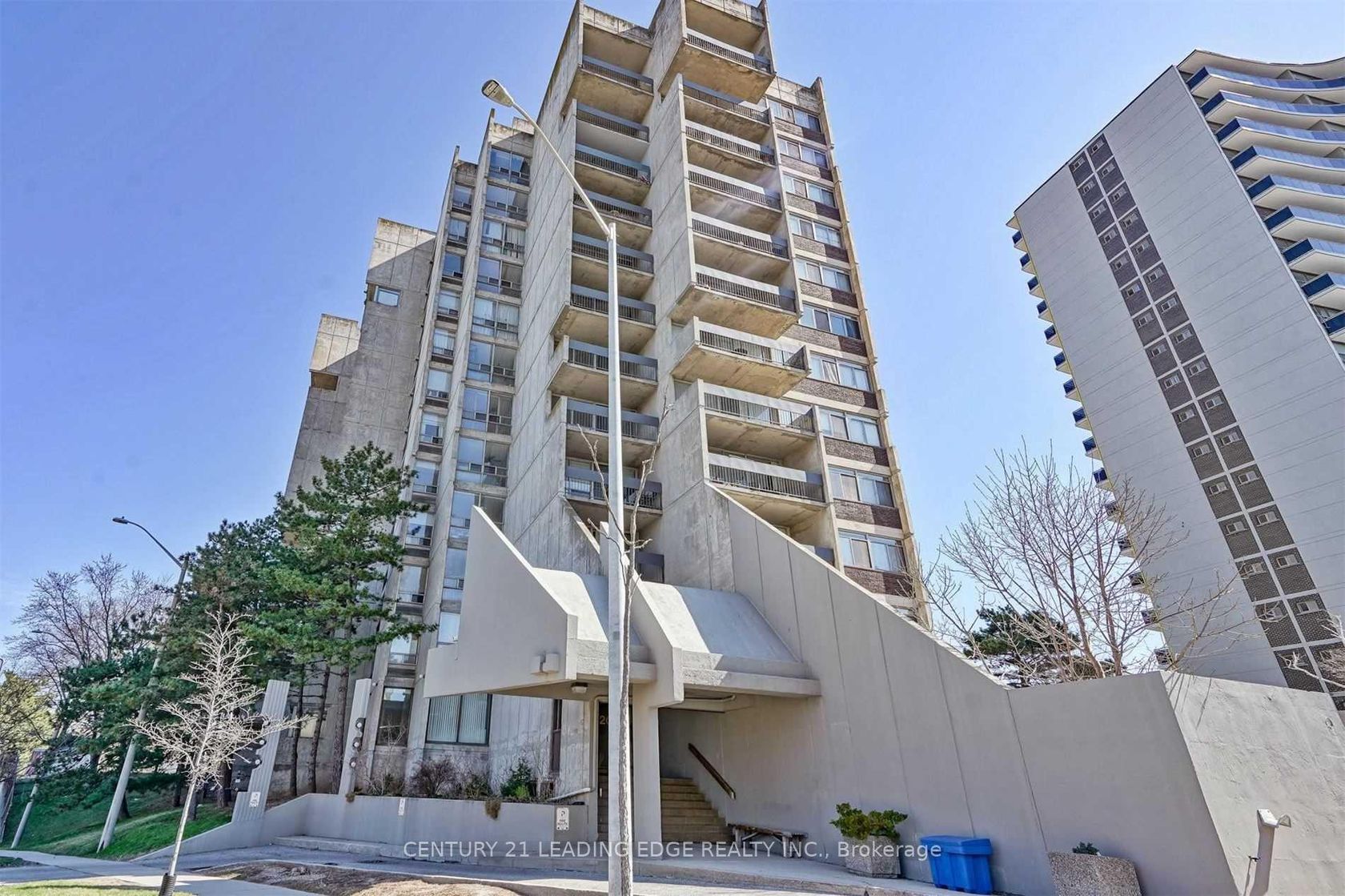 805 - 20 Speers Road, QE Queen Elizabeth, Oakville 