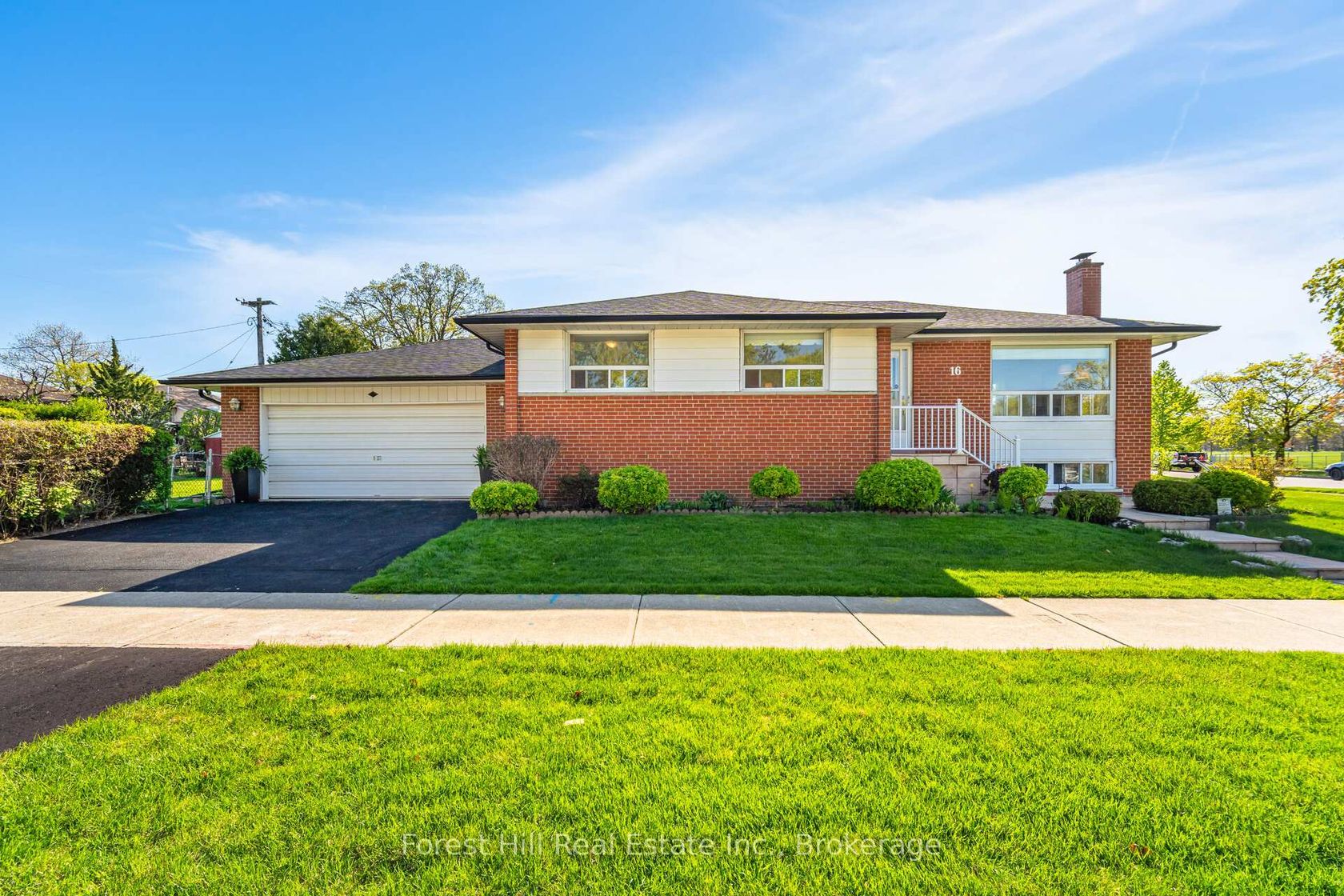 16 Bethwin Place, Richview, Toronto 