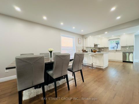 Photo 3 at 7 San Marko Place, East Woodbridge, Vaughan