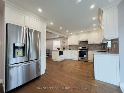 Photo 6 at 7 San Marko Place, East Woodbridge, Vaughan
