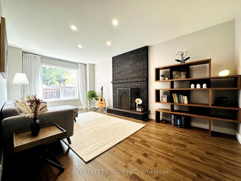 Photo 10 at 7 San Marko Place, East Woodbridge, Vaughan