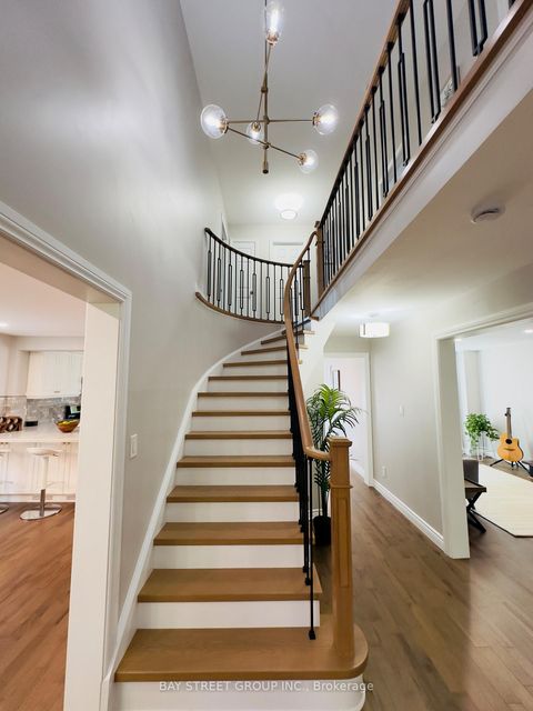 Photo 11 at 7 San Marko Place, East Woodbridge, Vaughan