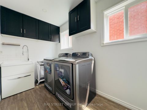 Photo 13 at 7 San Marko Place, East Woodbridge, Vaughan