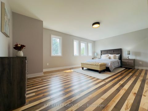 Photo 14 at 7 San Marko Place, East Woodbridge, Vaughan