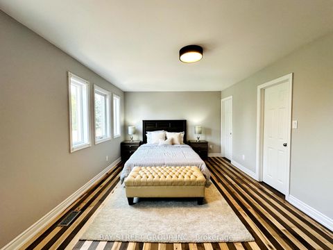 Photo 15 at 7 San Marko Place, East Woodbridge, Vaughan