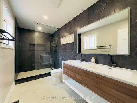 Photo 16 at 7 San Marko Place, East Woodbridge, Vaughan