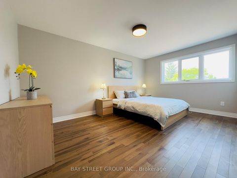 Photo 18 at 7 San Marko Place, East Woodbridge, Vaughan