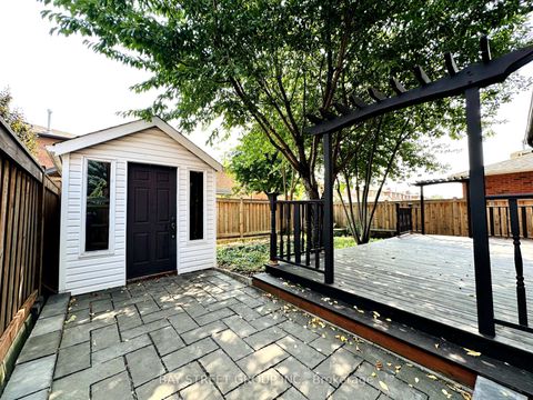 Photo 27 at 7 San Marko Place, East Woodbridge, Vaughan