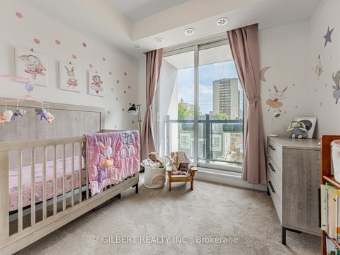 Photo 16 at 9 - 10 marquette Avenue, Lawrence, Toronto