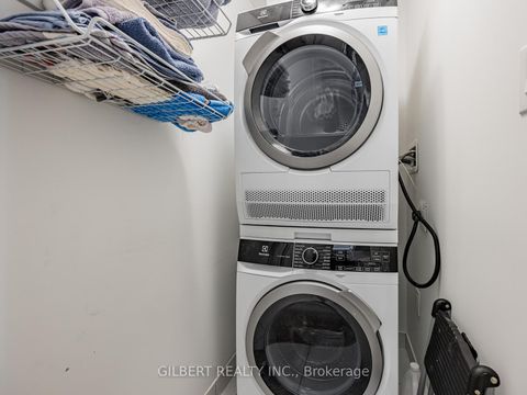 Photo 19 at 9 - 10 marquette Avenue, Lawrence, Toronto