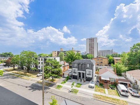 Photo 25 at 9 - 10 marquette Avenue, Lawrence, Toronto