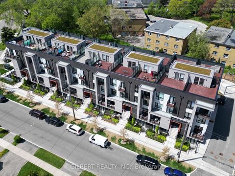Photo 27 at 9 - 10 marquette Avenue, Lawrence, Toronto