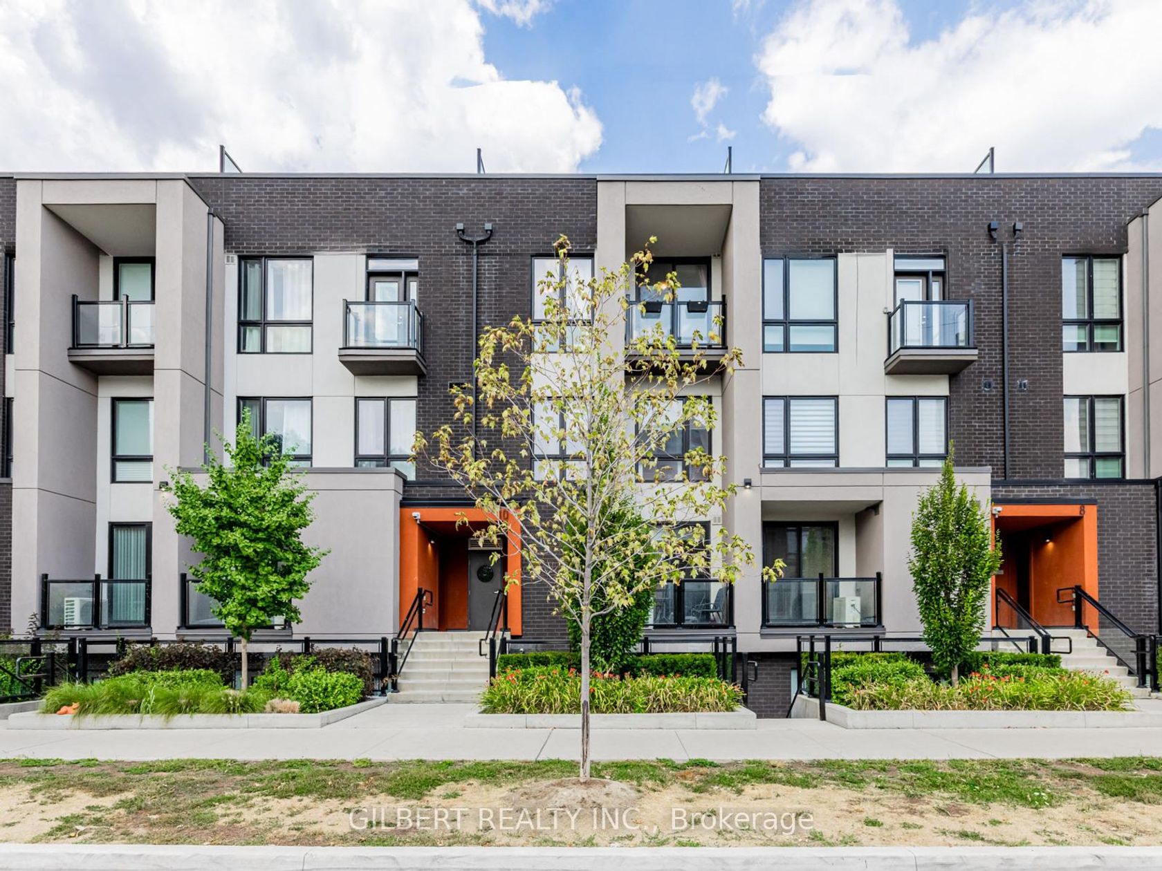 9 - 10 marquette Avenue, Lawrence, Toronto 