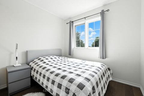 Photo 12 at 12 Stiles Avenue, Bayview Wellington, Aurora