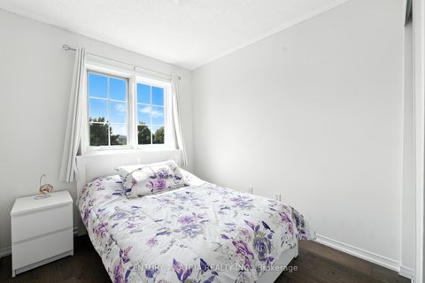 Photo 13 at 12 Stiles Avenue, Bayview Wellington, Aurora