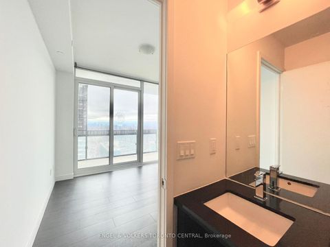 Photo 9 at 3002 - 8 Eglinton Avenue E, Mount Pleasant West, Toronto