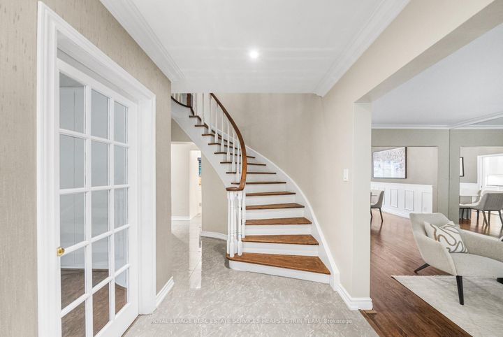 Photo 5 at 68 Montressor Drive, Windfields, Toronto