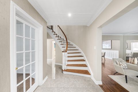 Photo 5 at 68 Montressor Drive, Windfields, Toronto