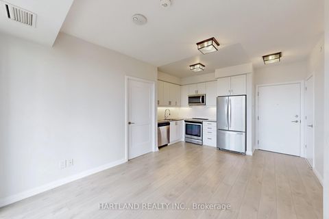 Photo 13 at 705 - 7895 Jane Street, Concord, Vaughan
