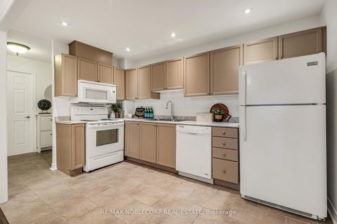 Photo 16 at 319 - 121 Woodbridge Avenue, West Woodbridge, Vaughan