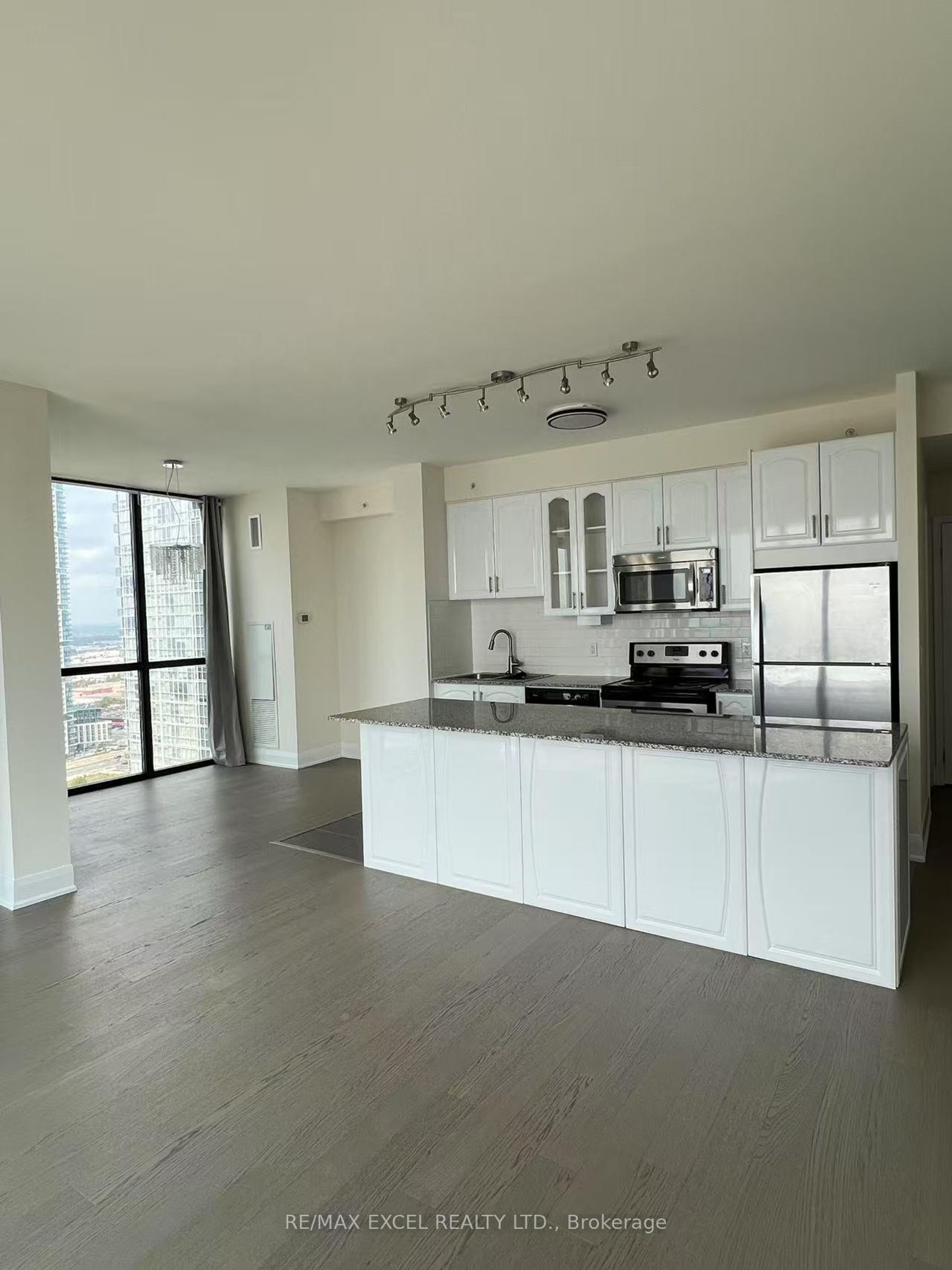 2603 - 2900 Highway 7 Road W, Concord, Vaughan 