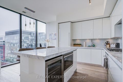 Photo 15 at PH1418 - 629 King Street W, Waterfront Communities C1, Toronto