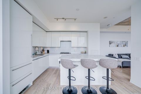 Photo 18 at PH1418 - 629 King Street W, Waterfront Communities C1, Toronto