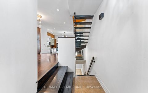 Photo 4 at 211 Mutual Street, Yonge Corridor, Toronto