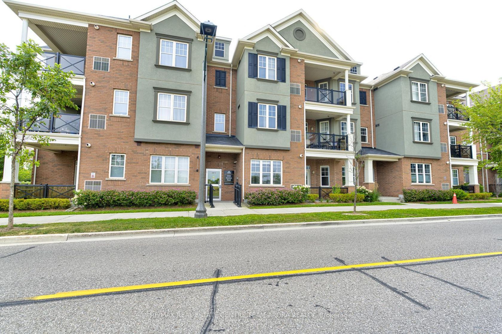 303 - 2326 Taunton Road, RO River Oaks, Oakville 