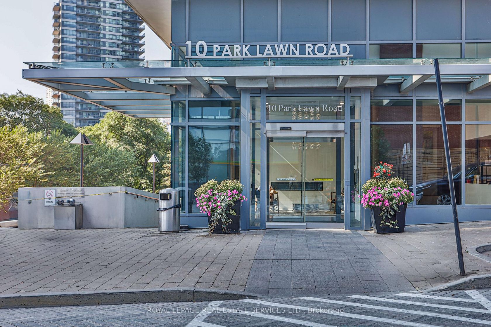 3507 - 10 Park Lawn Road, Mimico, Toronto by Loree Meneguzzi Real Estate 3507 - 10 Park Lawn Road, Mimico, Toronto