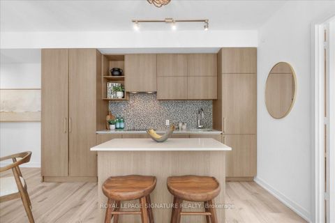 Photo 8 at 1402 - 1 Yorkville Avenue, Annex, Toronto