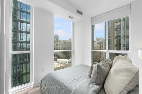 Photo 11 at 1402 - 1 Yorkville Avenue, Annex, Toronto
