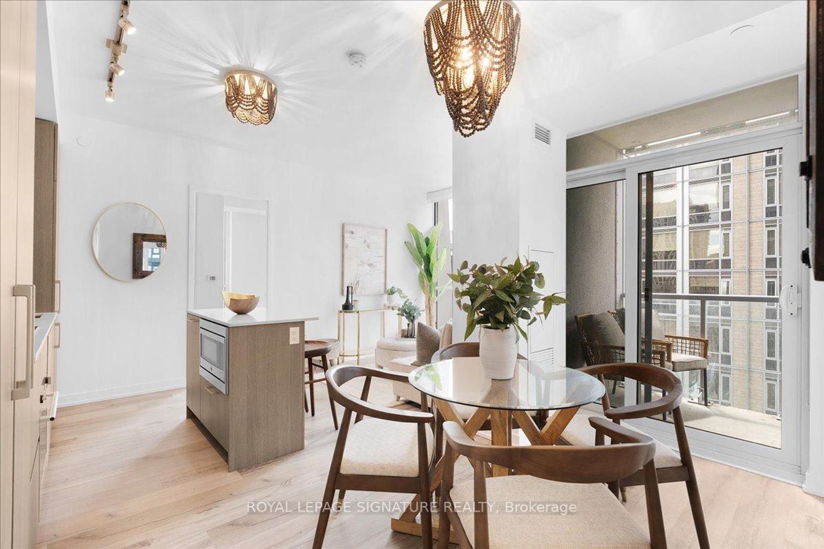 1402 - 1 Yorkville Avenue, Annex, Toronto 