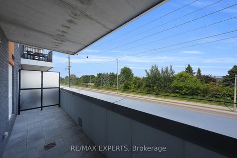 Photo 10 at 209 - 430 Essa Road, Holly, Barrie Photo 10 at 209 - 430 Essa Road, Holly, Barrie