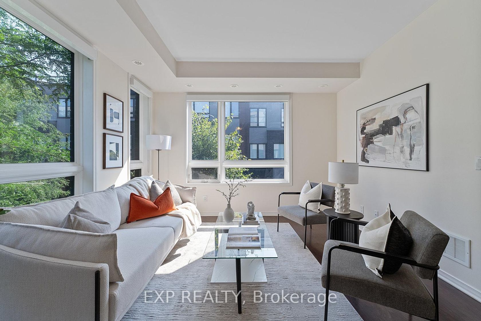 312 - 1110 Briar Hill Avenue, Belgravia, Toronto 