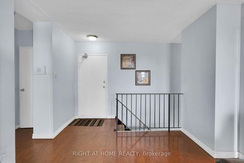 Photo 2 at 909 - 45 Silverstone Drive, Jamestown, Toronto