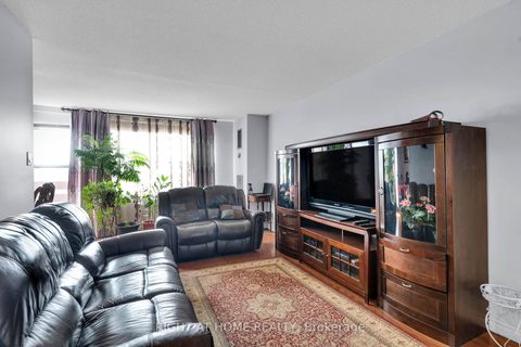 Photo 4 at 909 - 45 Silverstone Drive, Jamestown, Toronto