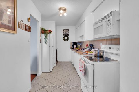 Photo 6 at 909 - 45 Silverstone Drive, Jamestown, Toronto
